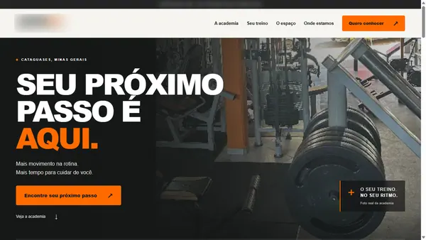 Projeto de academia e treinamento com nomes e logos desfocados